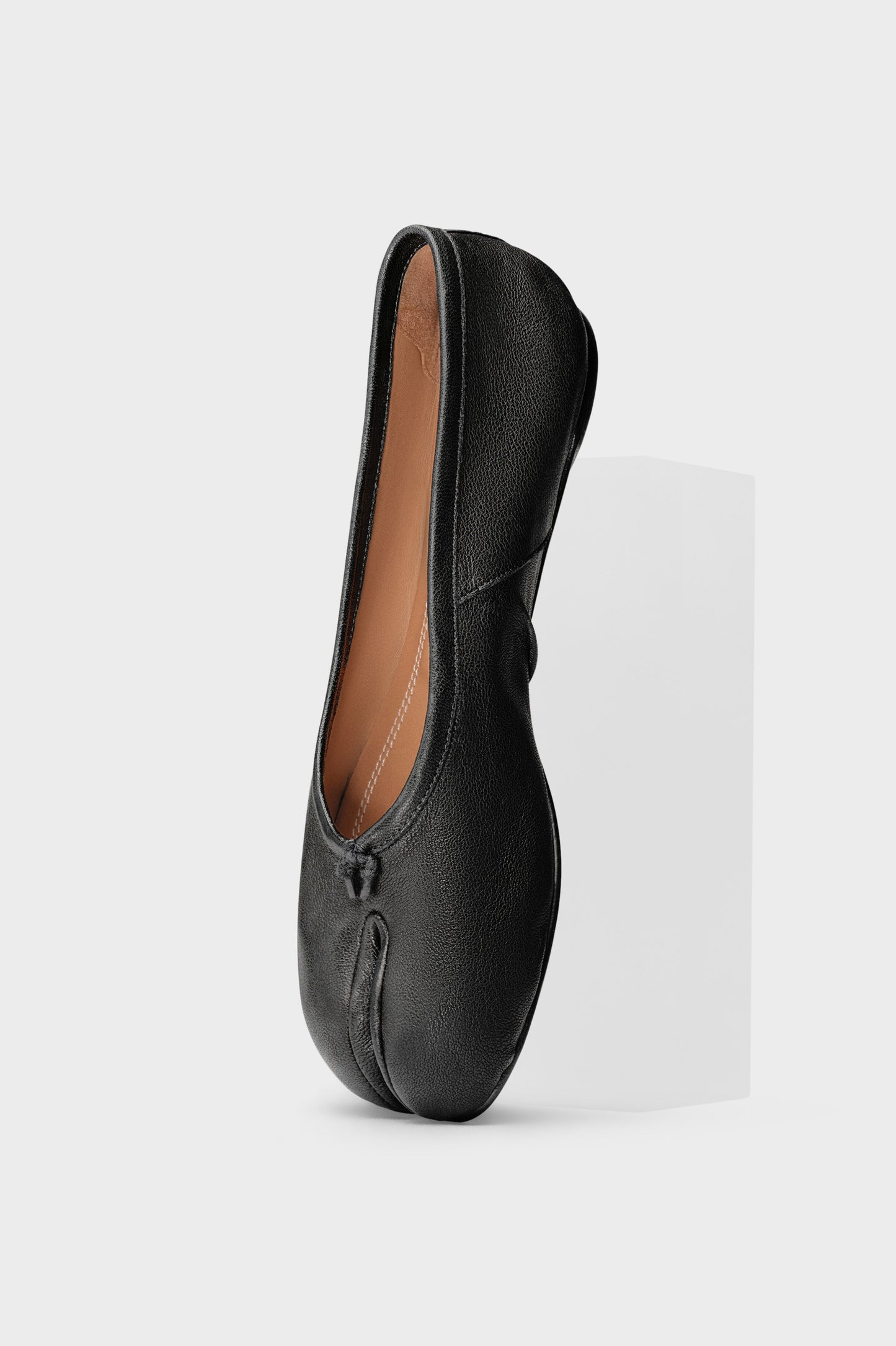 Divide ballet flat