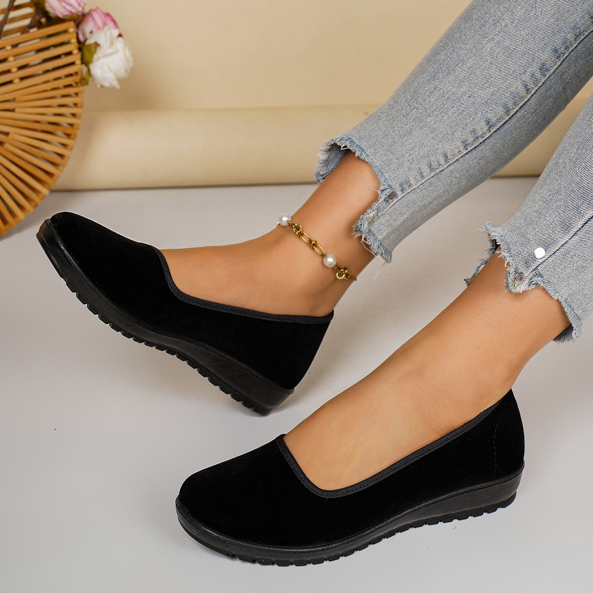 Women’s Comfortable Slip-On Everyday Flats