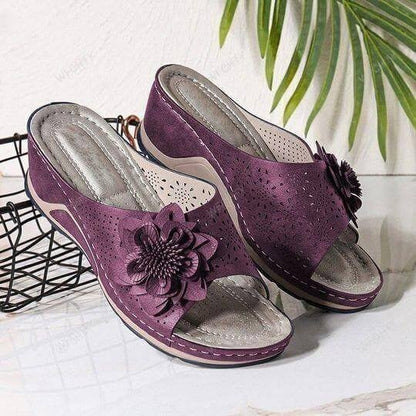 Women’s Soft Comfort Slip-On Flower Detail Sandals